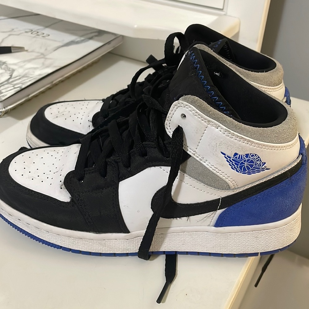 Jordan 1 mids SE union royal
